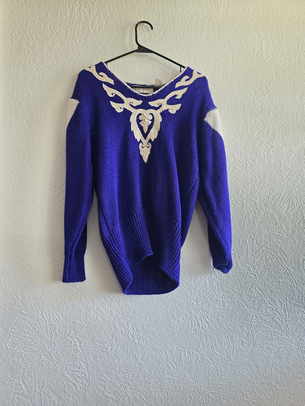 Vtg 80s Grannycore Eddie Dassin Knit Sweater in Royal Blue With White Applique